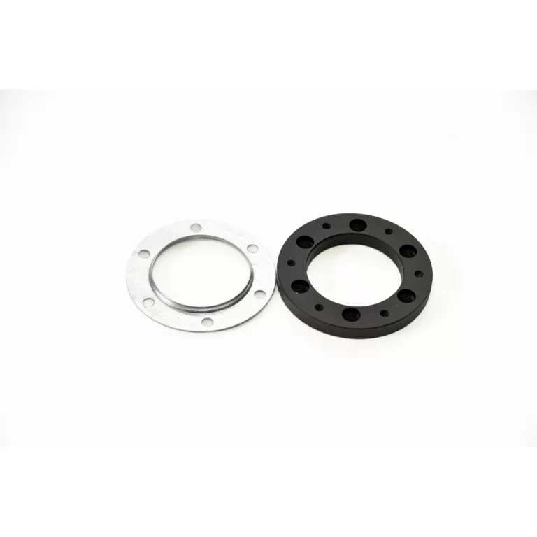 205 Mozzo Momo volante Personal 6 fori filetto 5mm interasse 74mm 6 fori svasati da 6mm interasse 70mm